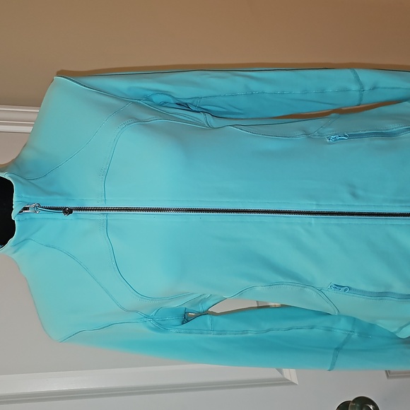 314. Lululemon Forme Jacket - Picture 2 of 11